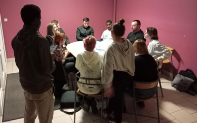 Rencontre entre professionnels et jeunes au FJT Cap Jeunes à Saint-Dié