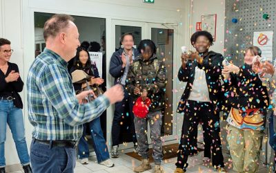 🎉 Une cafétéria transformée grâce aux résidents du FJT Les Abeilles !🎨🏡